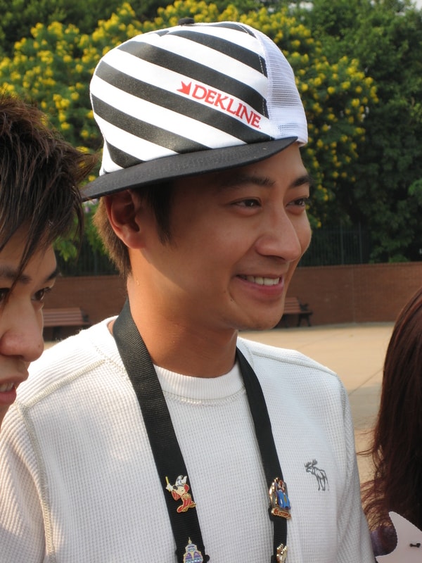 http://www.newswatch247.com/pics/star/pic/7b2a7cf7bc13fcfb2de0a85daac356ae.jpg