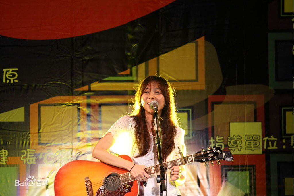 http://www.newswatch247.com/pics/star/pic/7b4931906eafab1cdce80f79149f9c4b.jpg