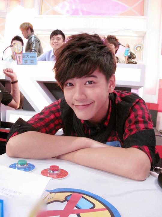 http://www.newswatch247.com/pics/star/pic/7b61b38a4c5c92a19e9d0f7b9f2c126f.jpg