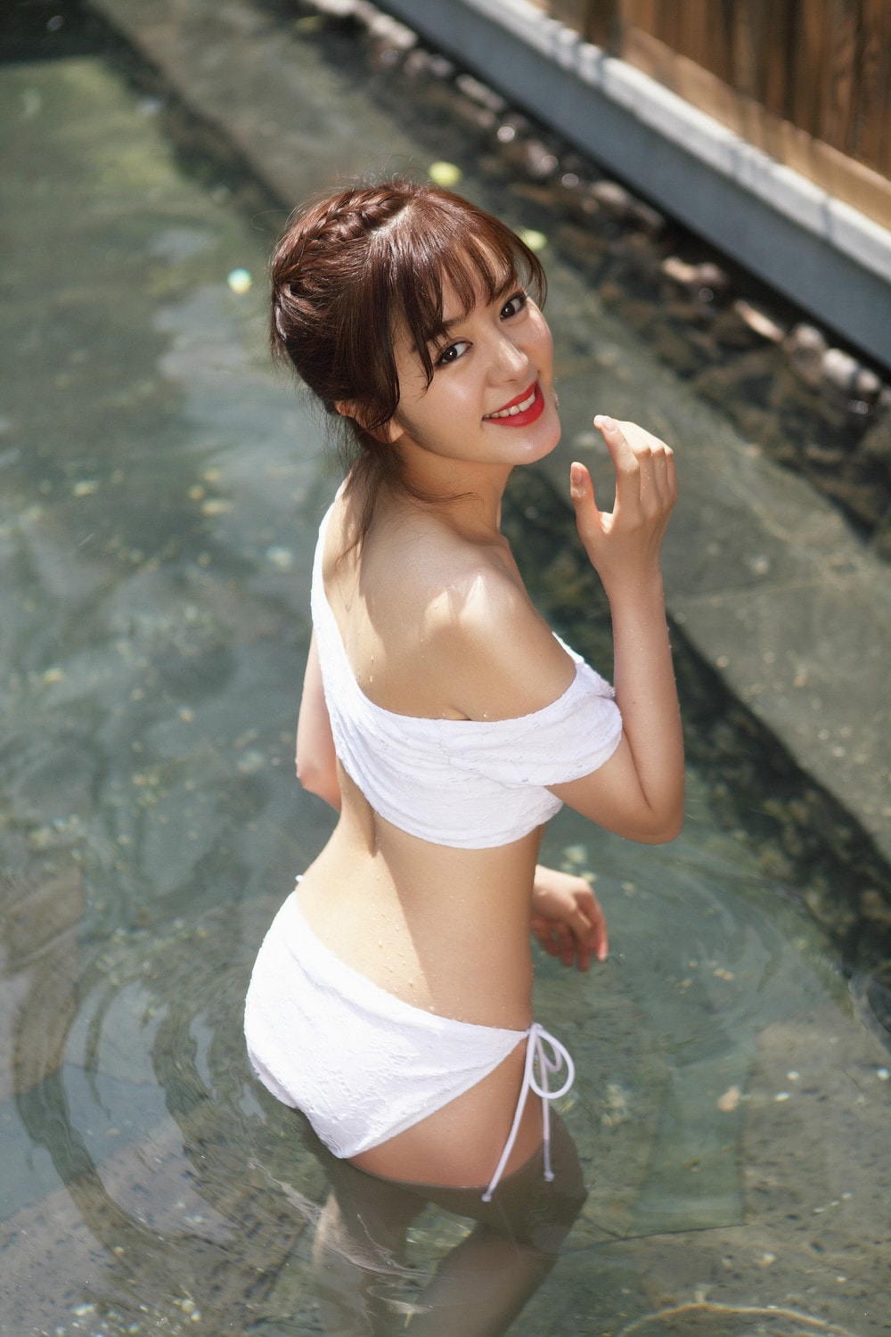 http://www.newswatch247.com/pics/star/pic/7b8d8efa58e0c5e1045a3e2229d23d4e.jpg