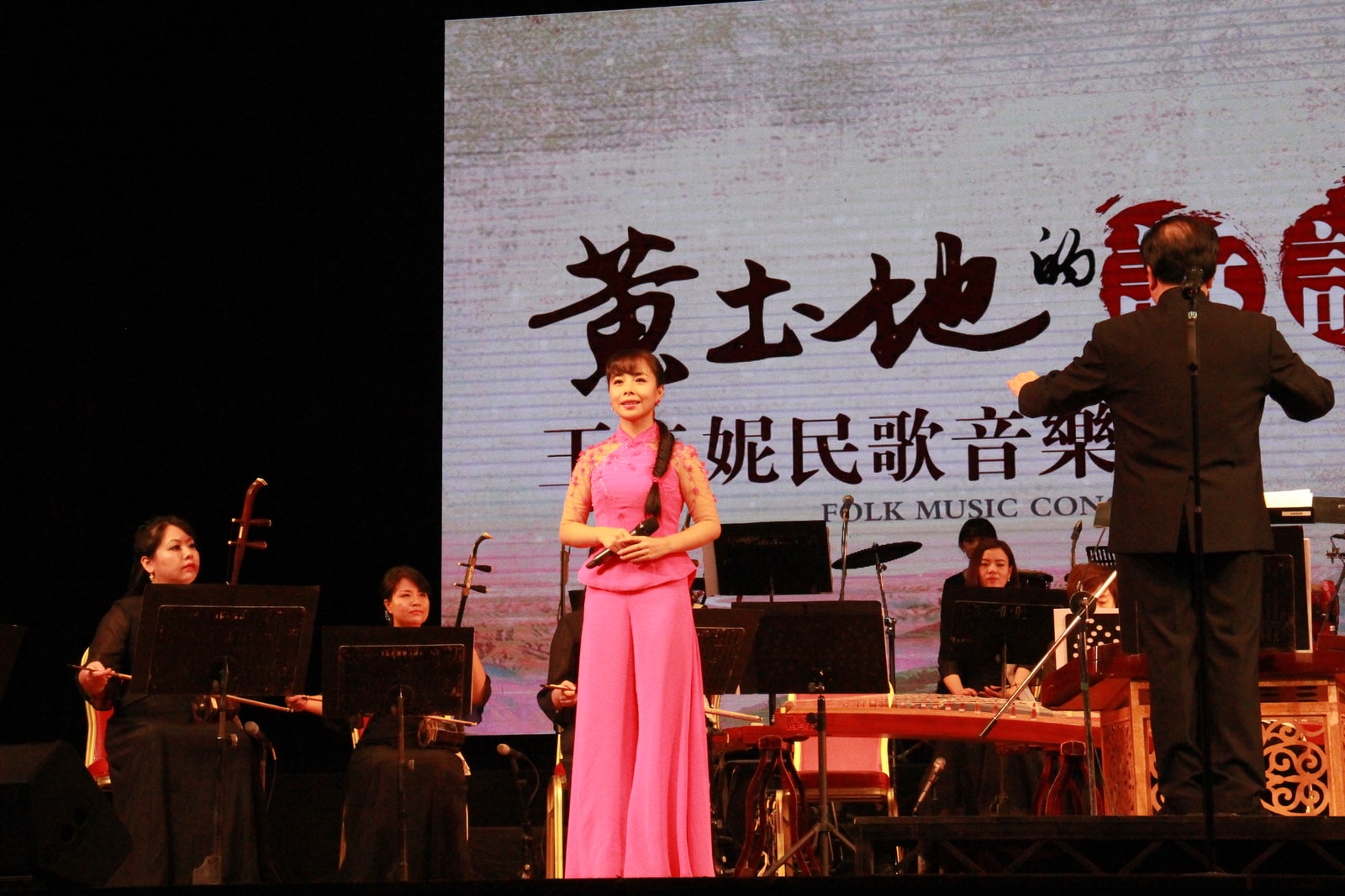 http://www.newswatch247.com/pics/star/pic/7beb/14340389eda741bcc9042da59cce.jpg