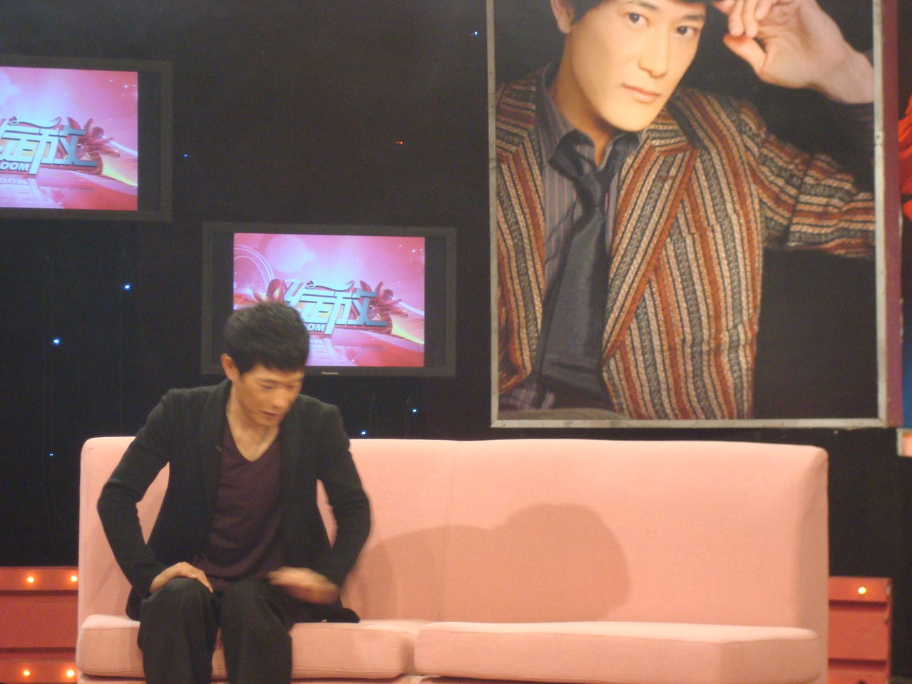 http://www.newswatch247.com/pics/star/pic/7cbbaff7eaf873fa721ee2da3e6ec52b.jpg