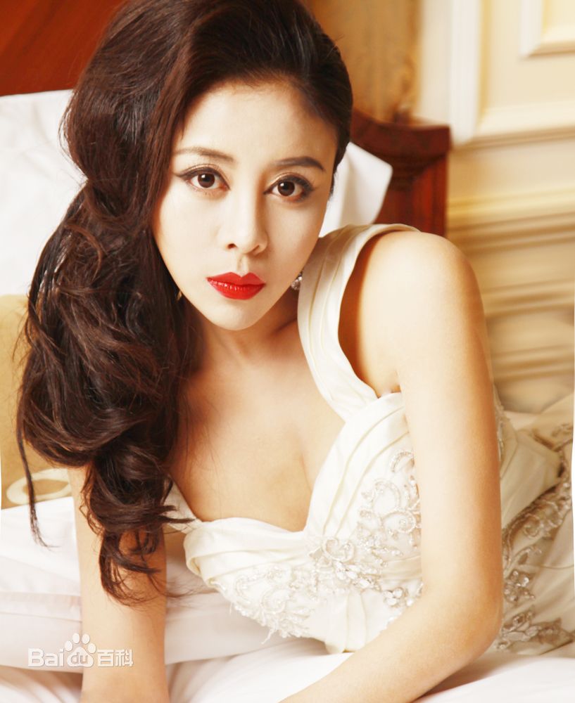 http://www.newswatch247.com/pics/star/pic/7cfec153091cb06b3dbbf13a31f02f8b.jpg