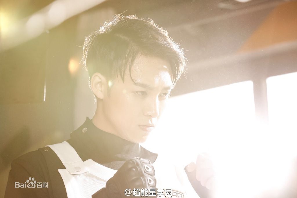 http://www.newswatch247.com/pics/star/pic/7d19b8eae3ee1482652fc087c3015a5a.jpg
