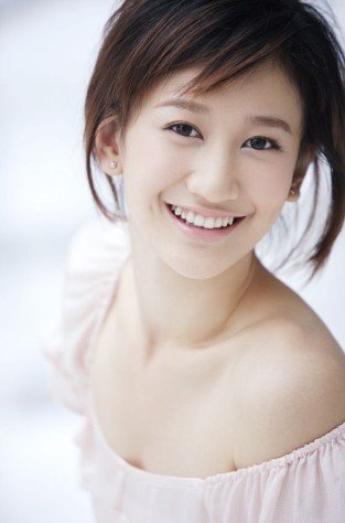 http://www.newswatch247.com/pics/star/pic/7d333c959dba1bf09ff87c6b8eea579e.jpg