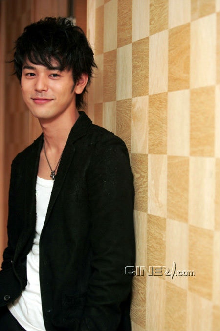 http://www.newswatch247.com/pics/star/pic/7e6a/291f96fc003803587ec272a945b9.jpg