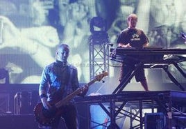 http://www.newswatch247.com/pics/star/pic/7f487e7916e58d8e3c769c4e8fbb5dbd.jpg