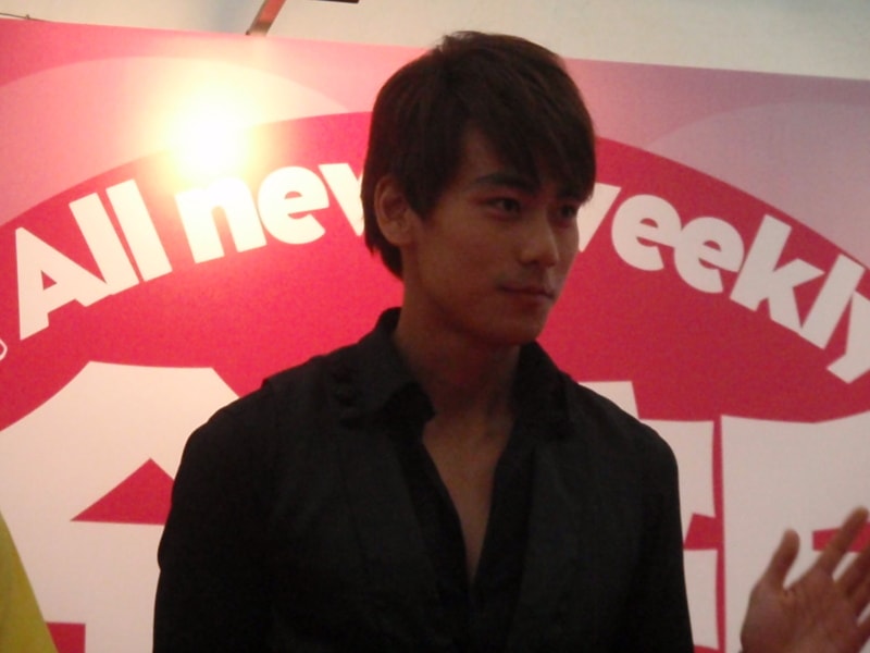 http://www.newswatch247.com/pics/star/pic/8058ced330a2e3cfdcdabdeaa0ef334a.jpg