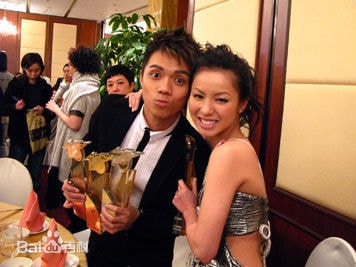 http://www.newswatch247.com/pics/star/pic/813ecec70b79364c83532b2748af74eb.jpg