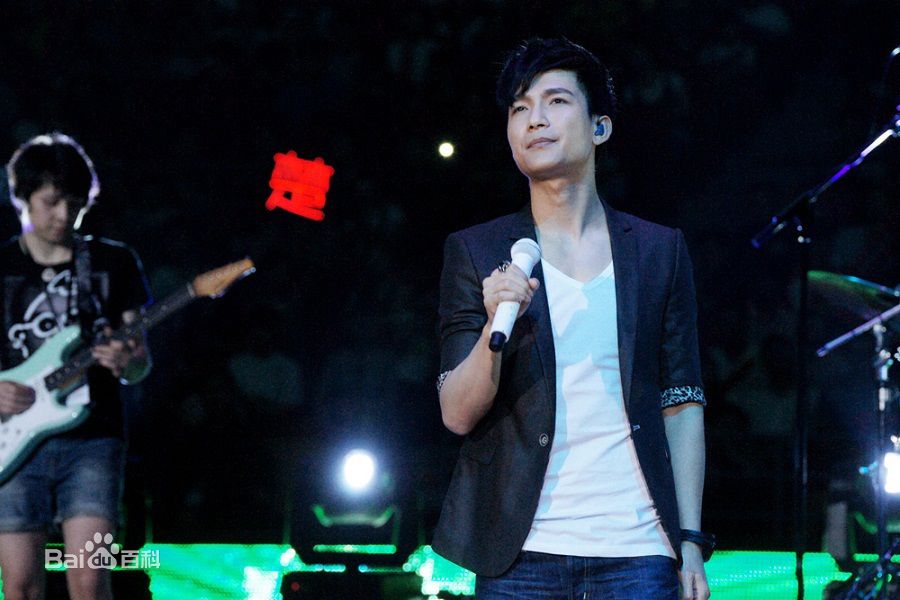 http://www.newswatch247.com/pics/star/pic/821ee9043b3f93ef43e1f2d3e07a1223.jpg