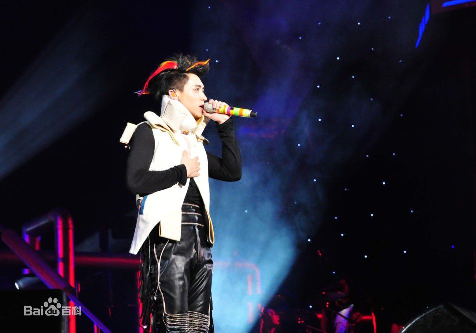 http://www.newswatch247.com/pics/star/pic/829ae55927cea1d61a50192cf1babbe9.jpg