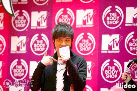 http://www.newswatch247.com/pics/star/pic/82cd2e37146ef16d0a19cccd874a23d5.jpg