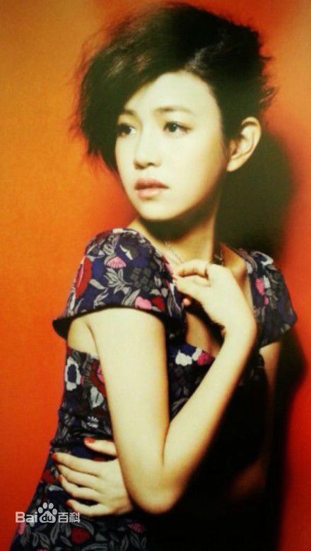 http://www.newswatch247.com/pics/star/pic/85ae9adef51b7e3cf4f95bd705c4843e.jpg