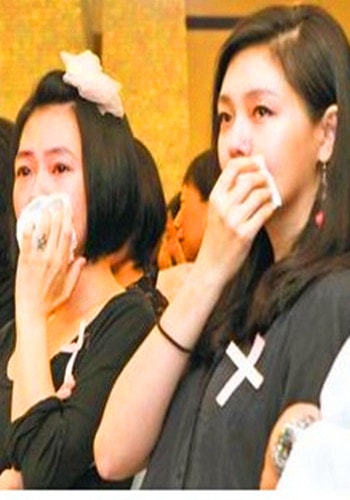 http://www.newswatch247.com/pics/star/pic/863190073e69bff88e17970d9d9c3312.jpg