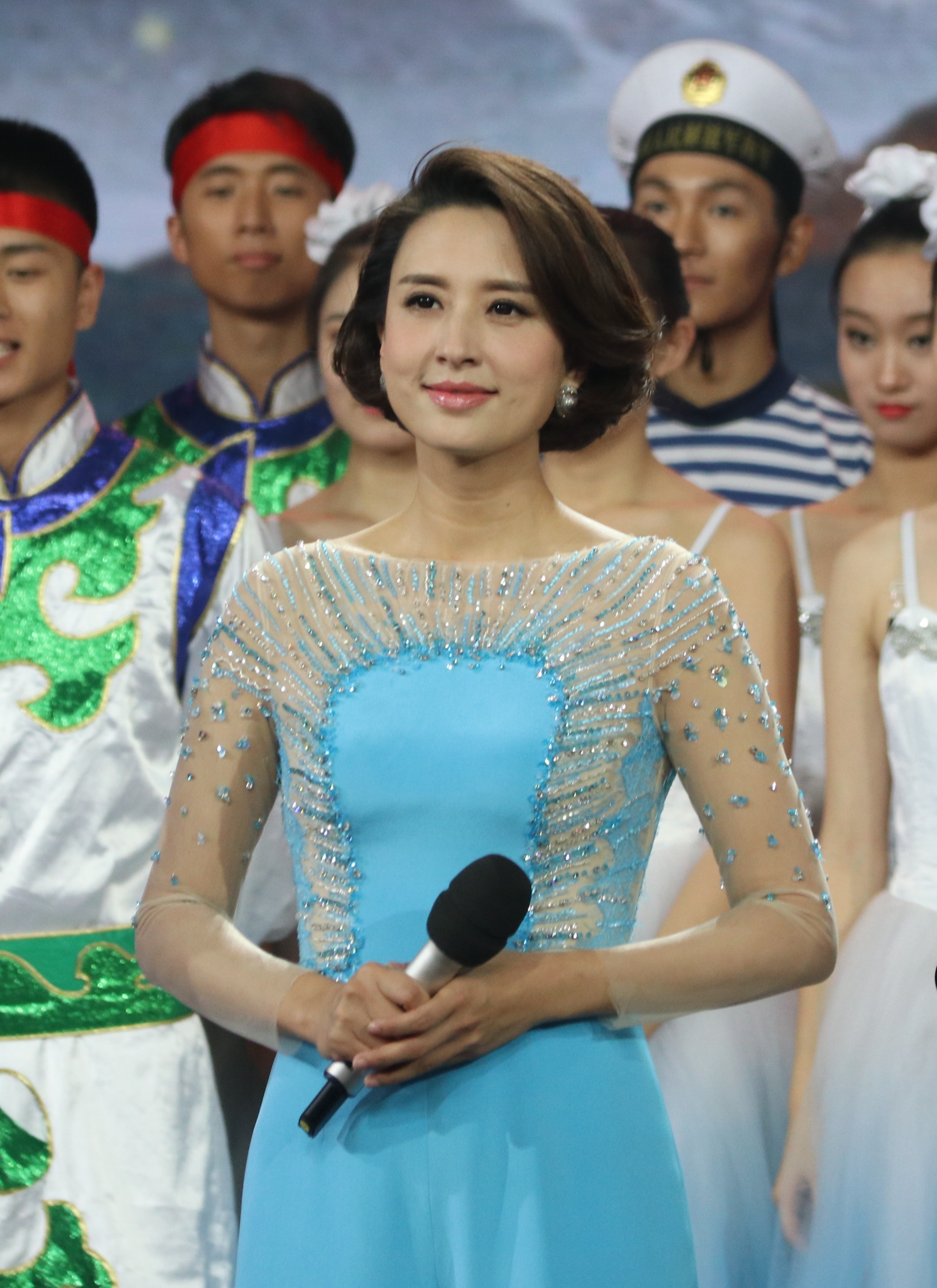 http://www.newswatch247.com/pics/star/pic/8658bc97db7cd4d9a0ab17e7a29425d5.jpg