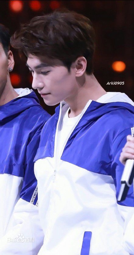http://www.newswatch247.com/pics/star/pic/86d3588acff44b4559c77fdea7ea30d5.jpg