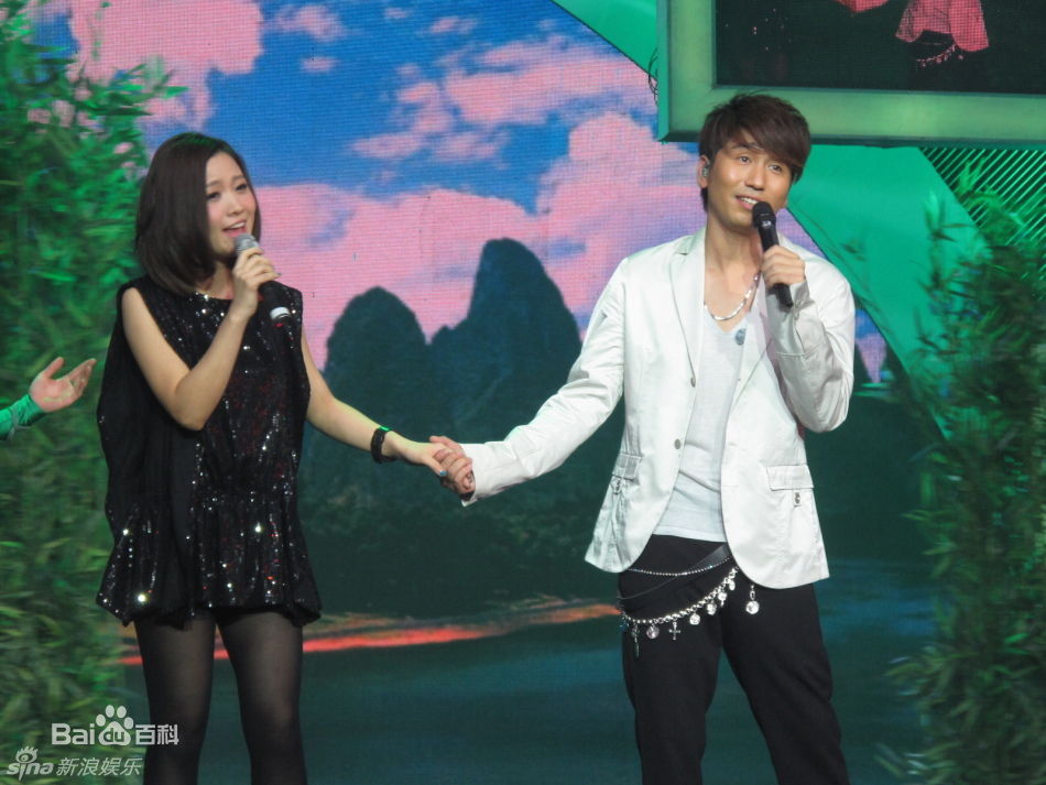 http://www.newswatch247.com/pics/star/pic/87efe86804a1c8c3cb06ca0853b0eb51.jpg