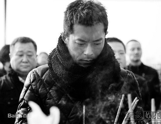 http://www.newswatch247.com/pics/star/pic/898e1f02bc0ce54d558347962edd7161.jpg