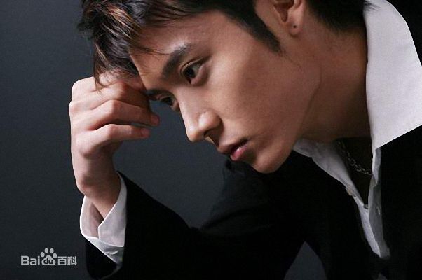 http://www.newswatch247.com/pics/star/pic/8a311dd51aa6acf1f3d36d7201134a40.jpg