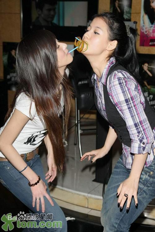 http://www.newswatch247.com/pics/star/pic/8aa70bdafe7e1e552d3d026d0dc8a23a.jpg
