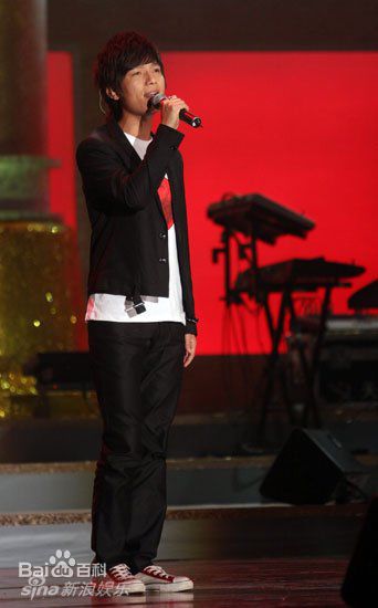 http://www.newswatch247.com/pics/star/pic/8b88ed0b8ce803ab761b2899a9346a1b.jpg