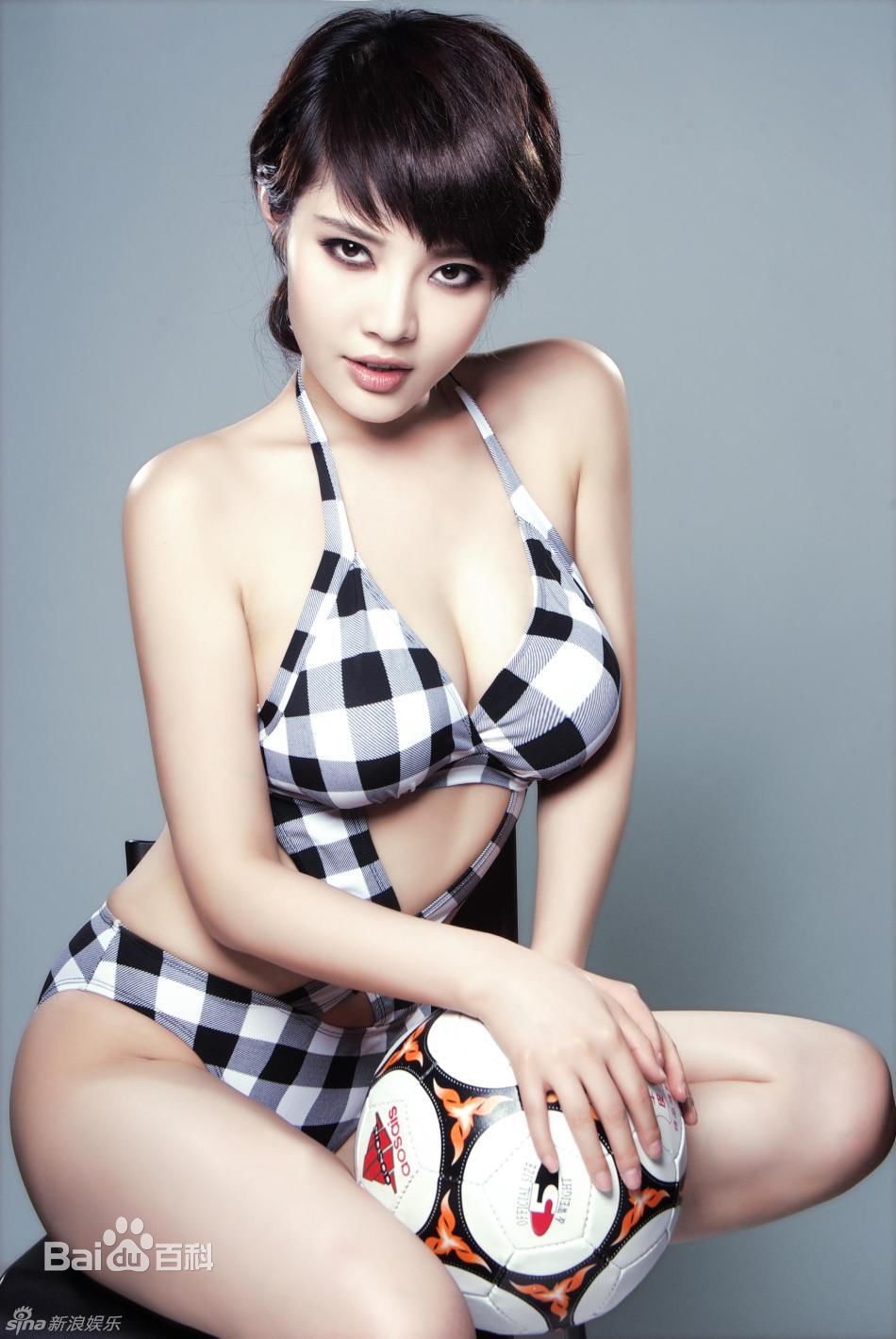 http://www.newswatch247.com/pics/star/pic/8b97eb94730e34567f9c67f45782755c.jpg