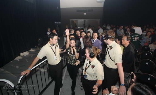 http://www.newswatch247.com/pics/star/pic/8bd11a3d35e50435d1f57d8f296430a7.jpg