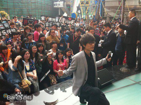 http://www.newswatch247.com/pics/star/pic/8bf66ee7ac81a345a2c4993abf1fb8c1.jpg