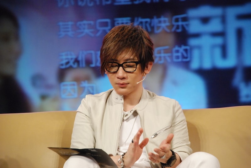 http://www.newswatch247.com/pics/star/pic/8ca4c4257b78e93f644d2a4b553099e3.jpg