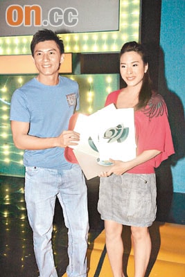 http://www.newswatch247.com/pics/star/pic/8d1d326652a46ef55c26c2ac4aada46b.jpg