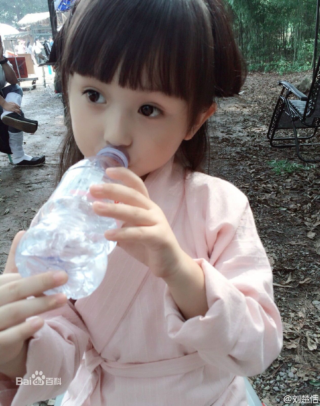 http://www.newswatch247.com/pics/star/pic/8d6bdfd9fad6cea6712b5ea02e2cb5ad.jpg