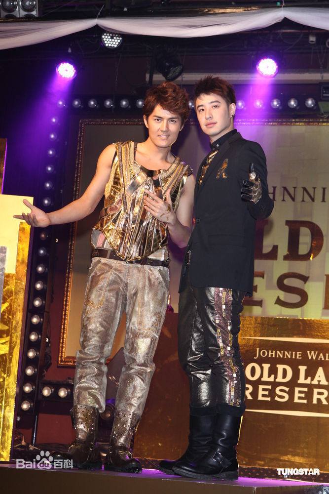 http://www.newswatch247.com/pics/star/pic/8e4515da528bd68abe74312eb32e7511.jpg