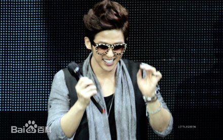http://www.newswatch247.com/pics/star/pic/8e8cd2f49b5125f251542e9a3ffab0b0.jpg