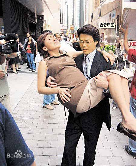 http://www.newswatch247.com/pics/star/pic/8f425a402788a49438ff4c6e493b4021.jpg