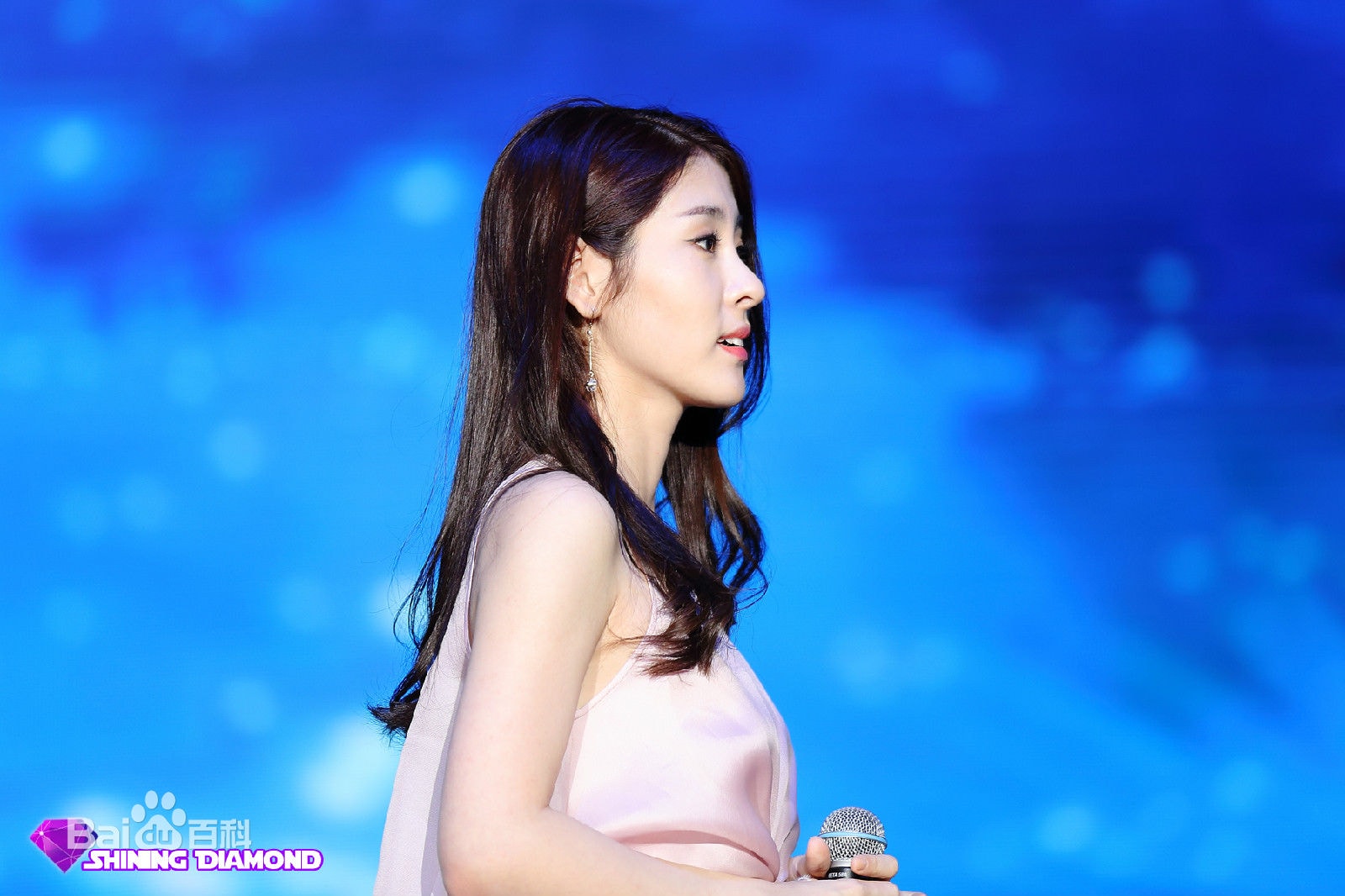http://www.newswatch247.com/pics/star/pic/8f45ef947282ad0c9fc979a3cd026d86.jpg