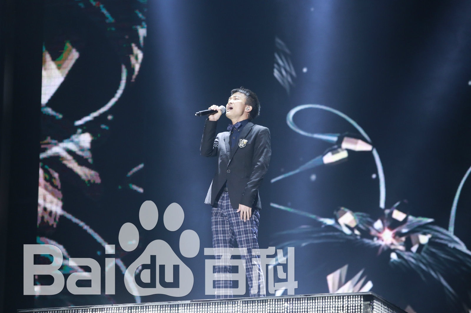 http://www.newswatch247.com/pics/star/pic/8fef3a5decbd9906328a113fd11deffa.jpg