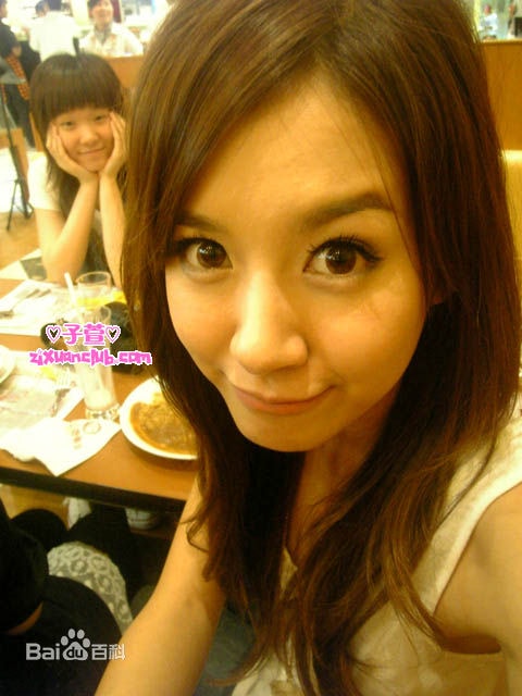 http://www.newswatch247.com/pics/star/pic/900cc301292f714bbb9260f7805d195b.jpg
