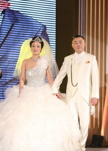 http://www.newswatch247.com/pics/star/pic/90161bbd22e1ff0416a5c5d8af4bf15b.jpg
