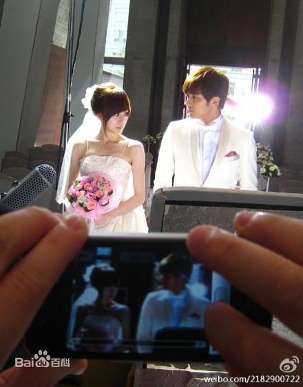 http://www.newswatch247.com/pics/star/pic/913e78c664c6969be0c044808276ecc9.jpg