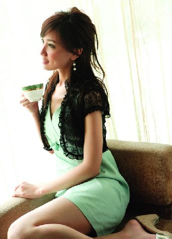 http://www.newswatch247.com/pics/star/pic/916f/5344828c99a2f9f3508123bc4fe4.jpg