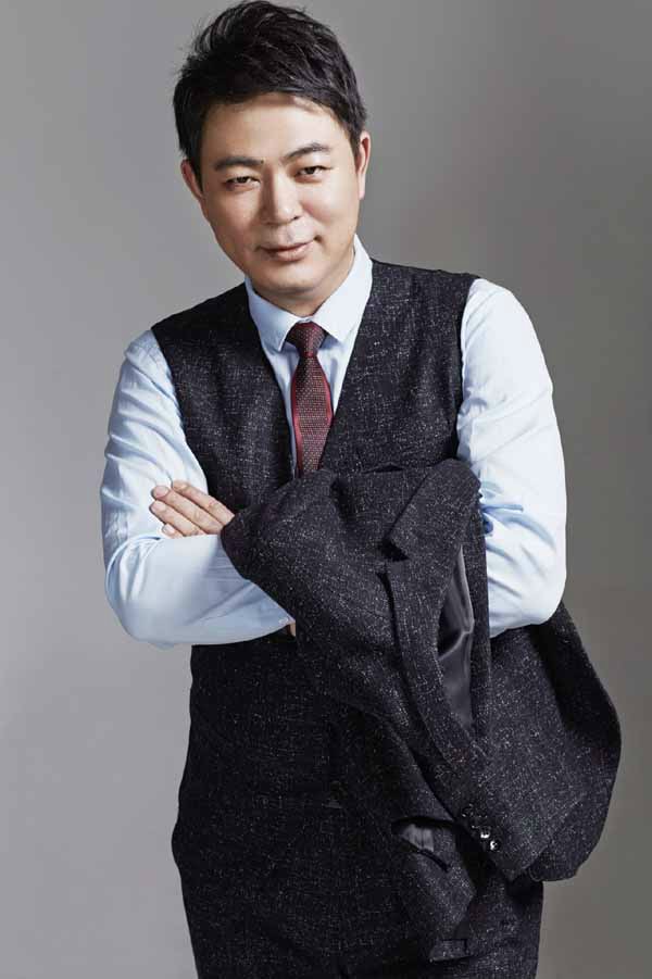http://www.newswatch247.com/pics/star/pic/9293/108ba234d9f96eeec704a45fa5fa.jpg