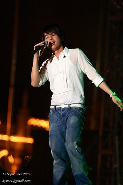 http://www.newswatch247.com/pics/star/pic/92e489a316f69a4d7f99f82f014f01e4.jpg
