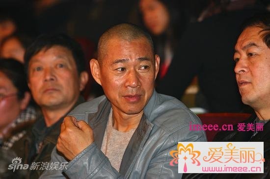 http://www.newswatch247.com/pics/star/pic/9316/497b169292d76f8ca4420fc74948.jpg
