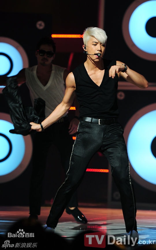 http://www.newswatch247.com/pics/star/pic/9455627779571afeda2ca2c23566a9c2.jpg