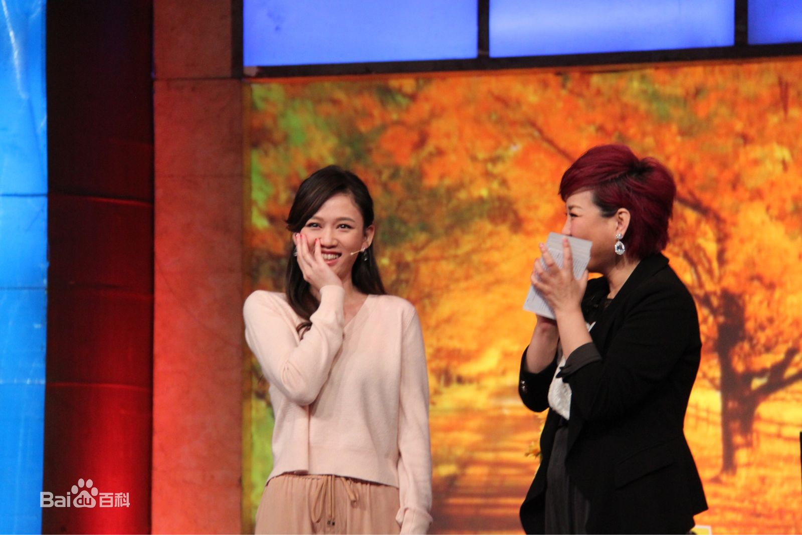 http://www.newswatch247.com/pics/star/pic/953779727d60486e10bd5eb8716a1ee1.jpg