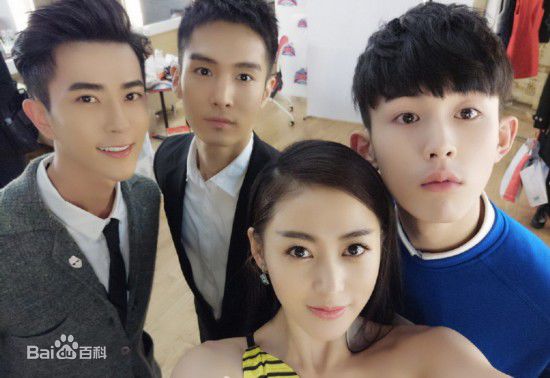 http://www.newswatch247.com/pics/star/pic/953a5fef0cfffe22558707b473a32adb.jpg