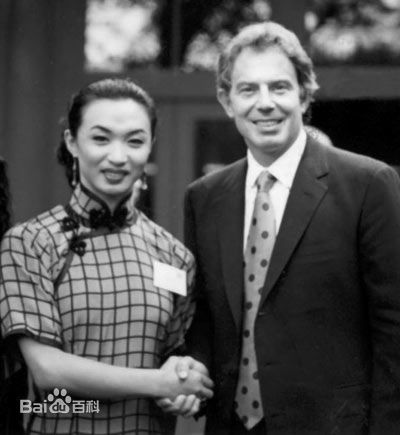 http://www.newswatch247.com/pics/star/pic/954a68e8d4fada363cfb94f1ec339c5d.jpg