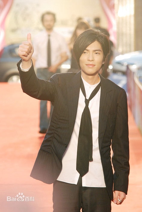 http://www.newswatch247.com/pics/star/pic/95ecbf8ecf90ca4cadb57febe17c3cea.jpg
