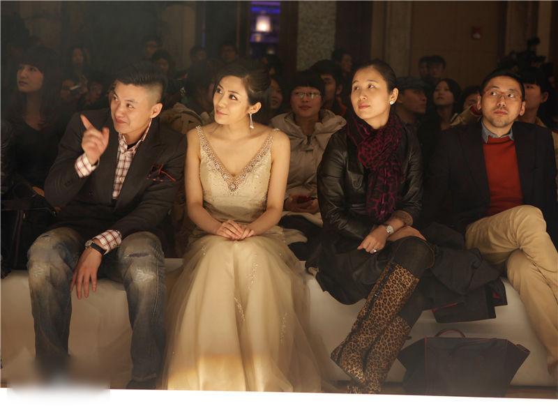 http://www.newswatch247.com/pics/star/pic/963573011bc8cdc7215e0fba5e2351aa.jpg