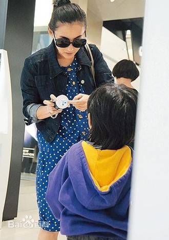 http://www.newswatch247.com/pics/star/pic/98e56ebc1bbeea8986474821e069ceaf.jpg